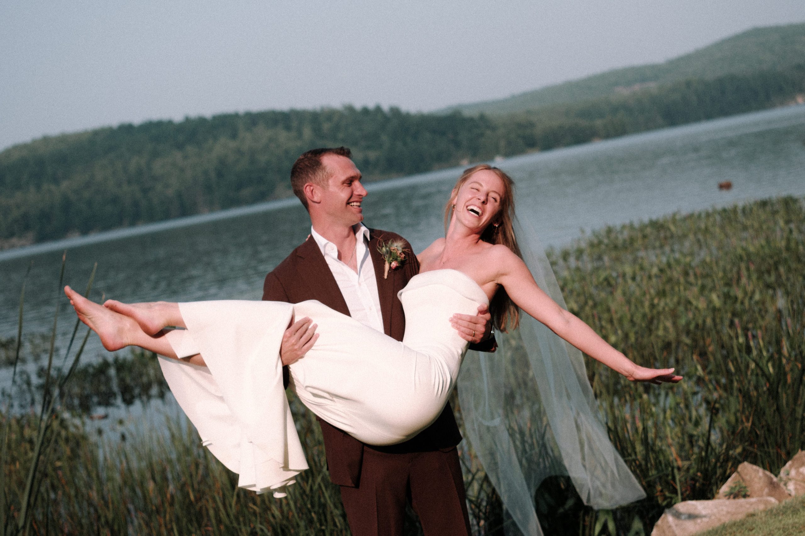 Bride and Groom Elope near lake in Ontario